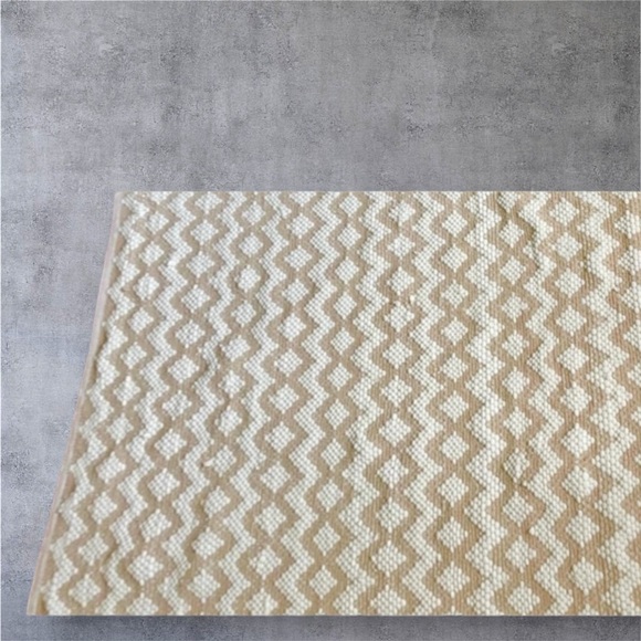 Urban86 Handcrafted Tribal Diamond Pattern Woven Area Rug - Picture 9 of 16